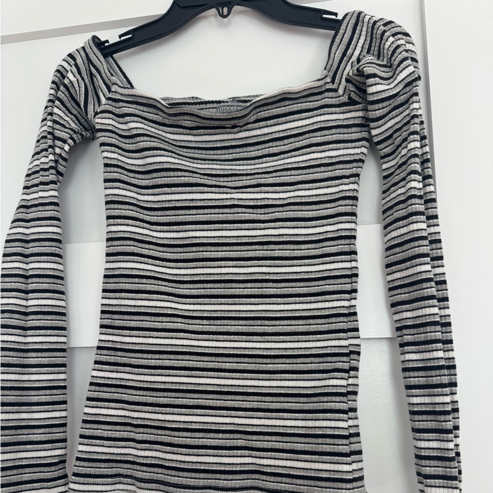 Comfy stretch off shoulder Hollister black, gray & white stripes size small